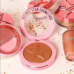 🆕Jeffree Star Supreme Frost Highlighter🆕
